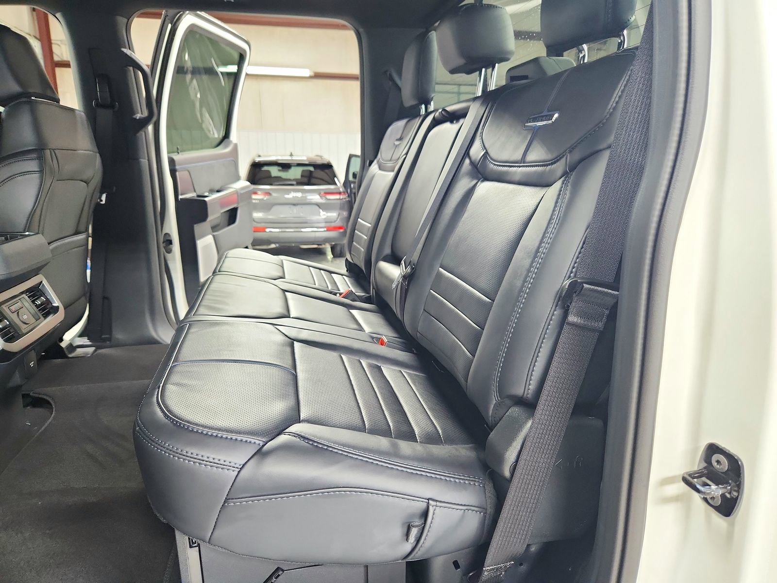 New 2026 Ford F350 Platinum image 40