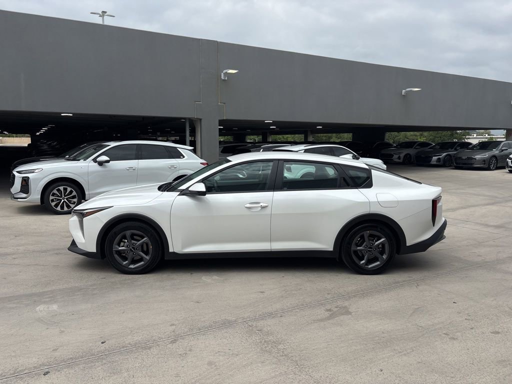 Used 2025 Kia K4 LXS image 9