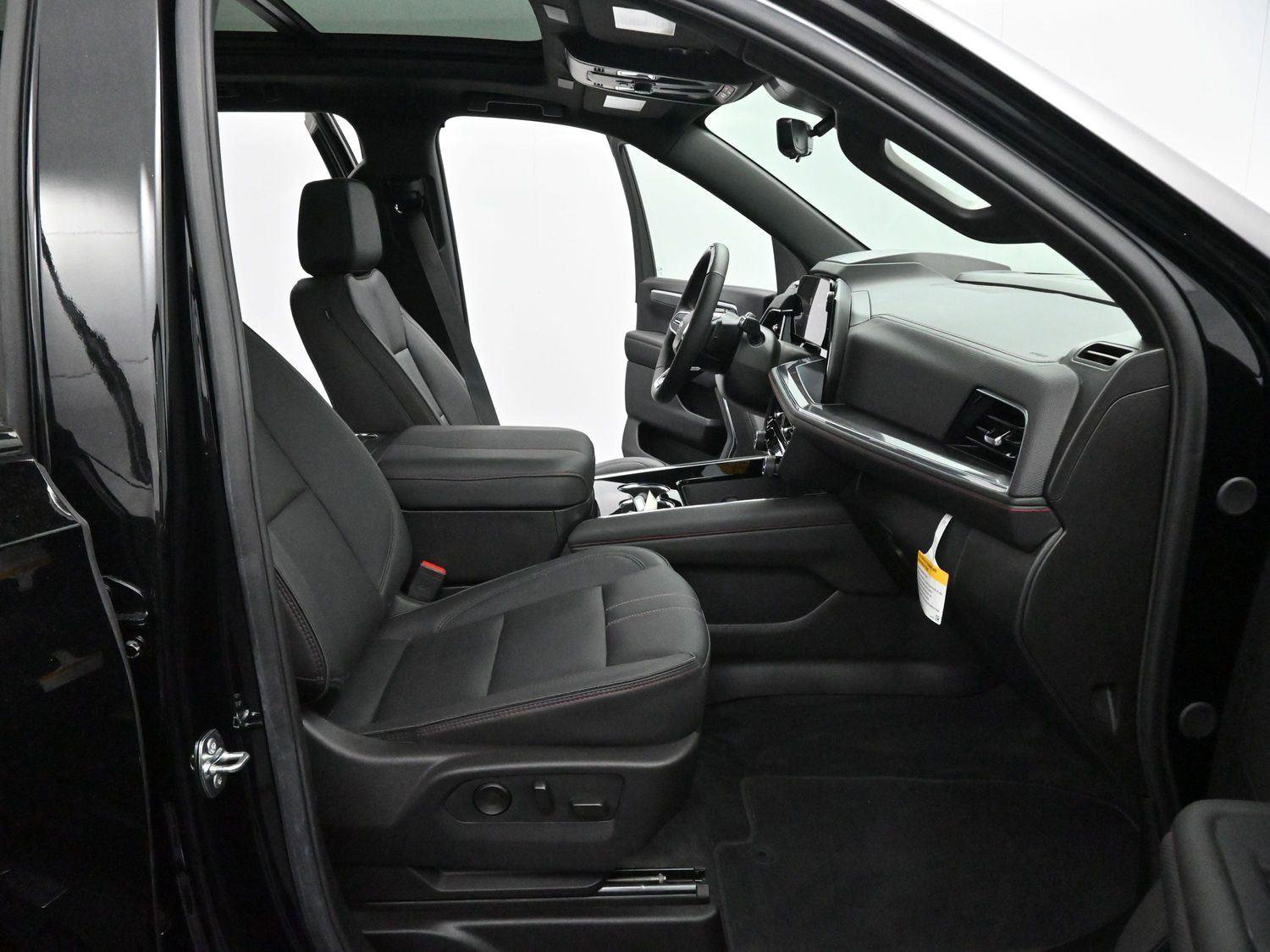 Used 2025 Chevrolet Tahoe RST w/ Advanced Technology Package image 35