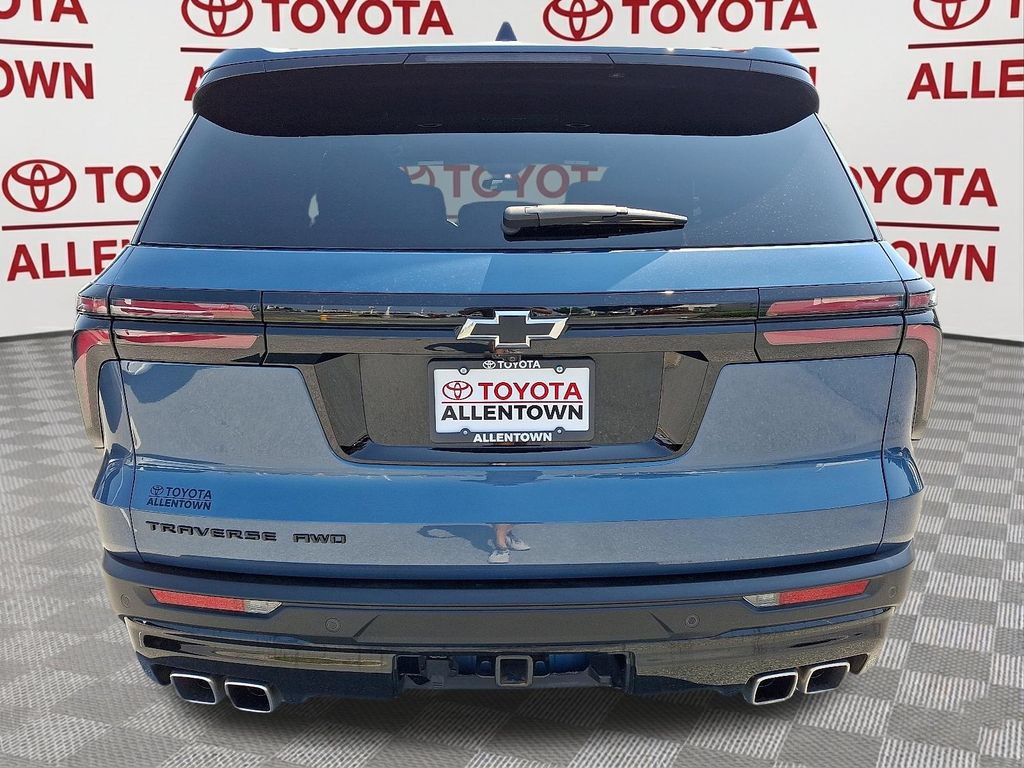 Used 2025 Chevrolet Traverse LT w/ Midnight/Sport Edition AWD/4WD image 6