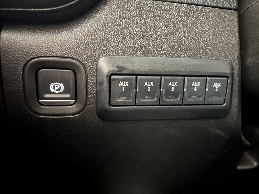 Used 2022 Chevrolet Silverado 2500 High Country w/ Z71 Off-Road Package image 12