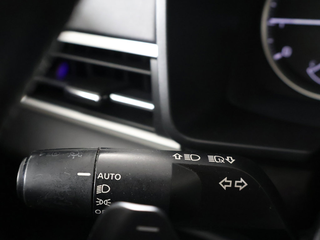 Used 2024 Mitsubishi Outlander ES AWD/4WD image 38