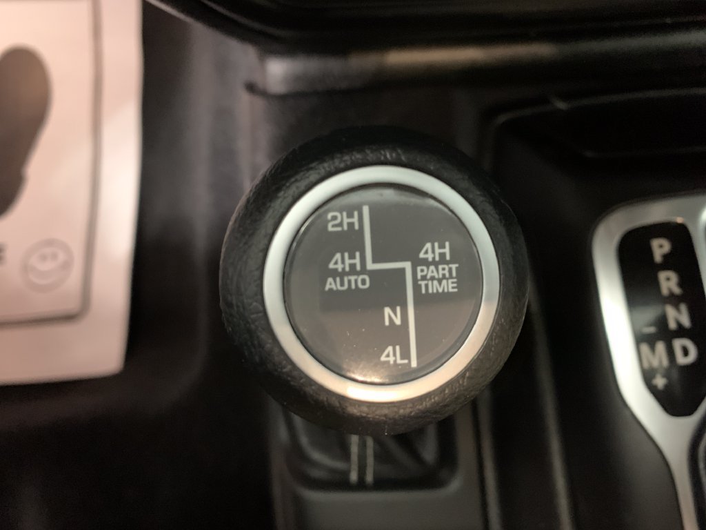 Used 2019 Jeep Wrangler Unlimited Sahara AWD/4WD image 26