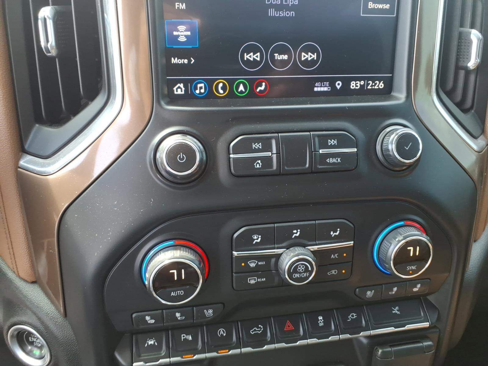 Used 2019 Chevrolet Silverado 1500 High Country w/ Technology Package AWD/4WD image 14