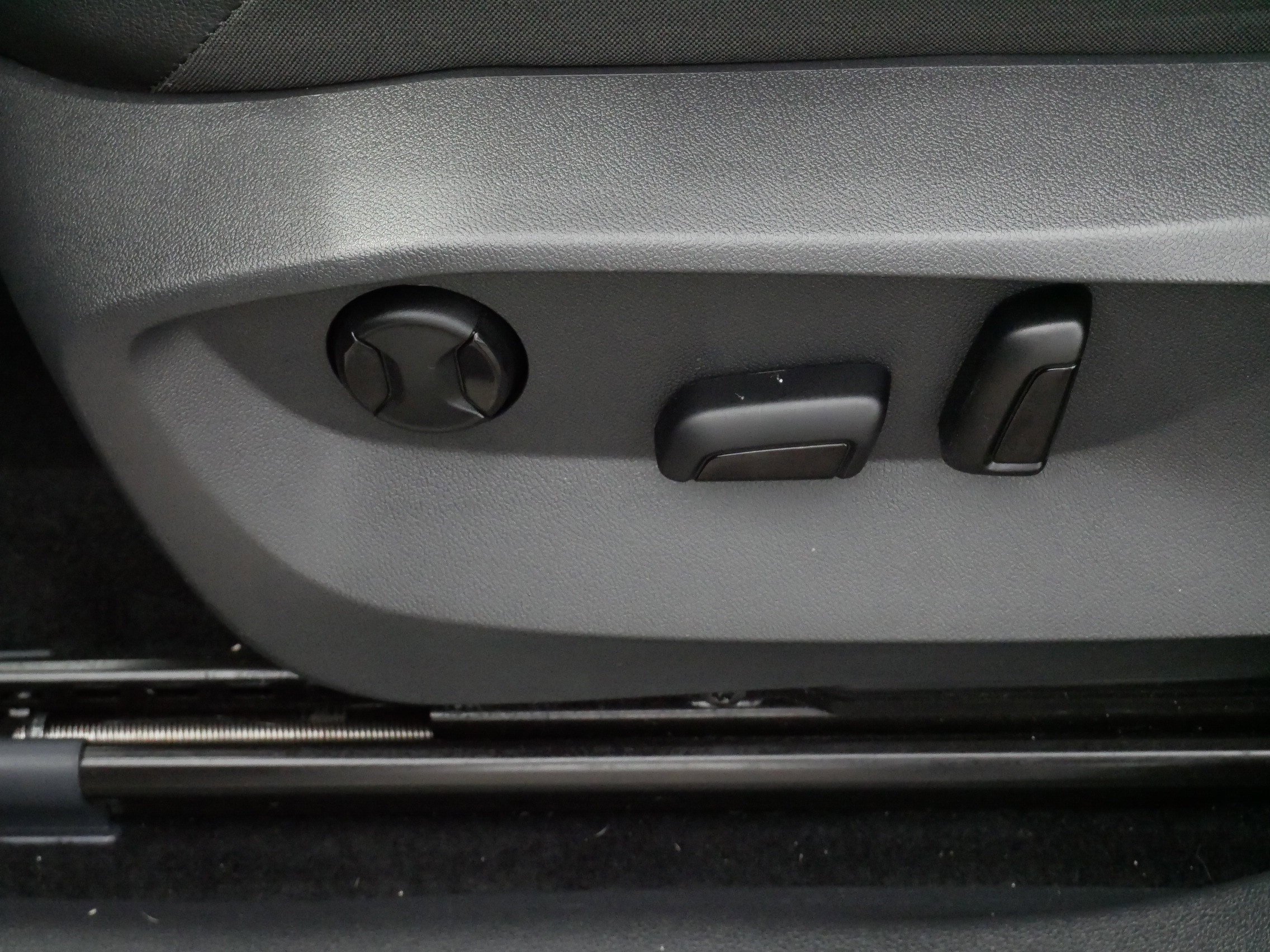 Certified 2023 Volkswagen Tiguan SE image 20