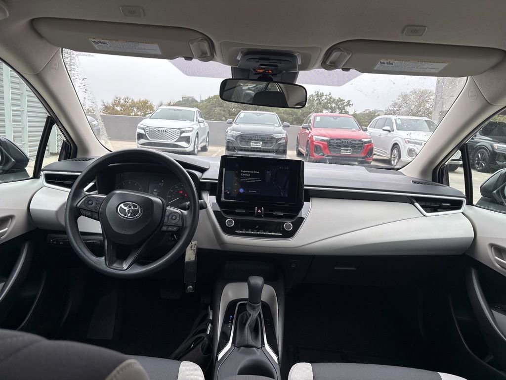 Used 2025 Toyota Corolla LE image 18