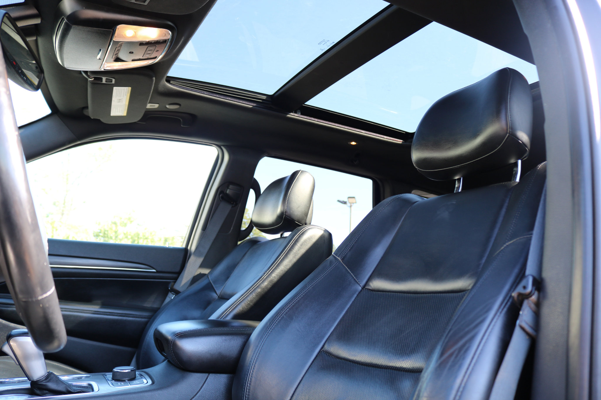 Used 2021 Jeep Grand Cherokee Limited w/ Luxury Group II image 21