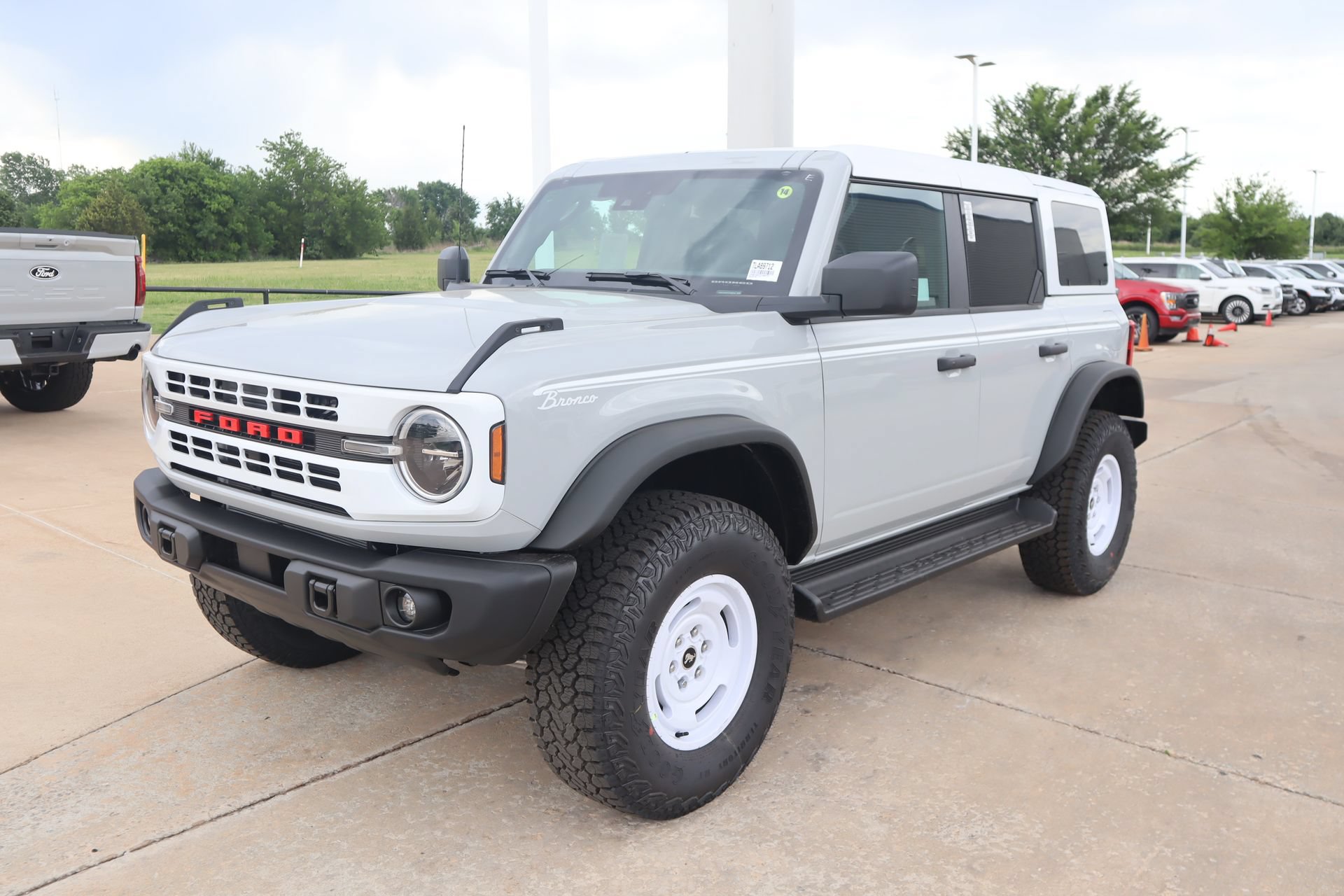 New 2026 Ford Bronco Heritage Edition AWD/4WD image 11
