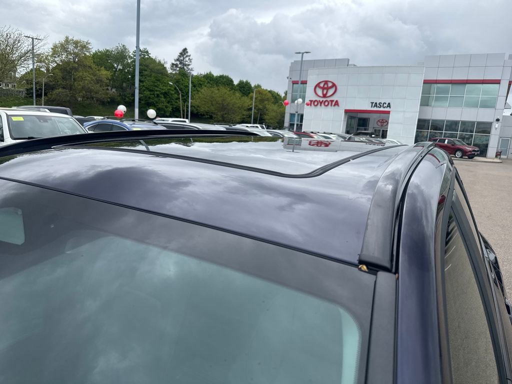 Used 2026 Toyota RAV4 XLE Premium w/ Panoramic Sun Roof Package AWD/4WD image 48