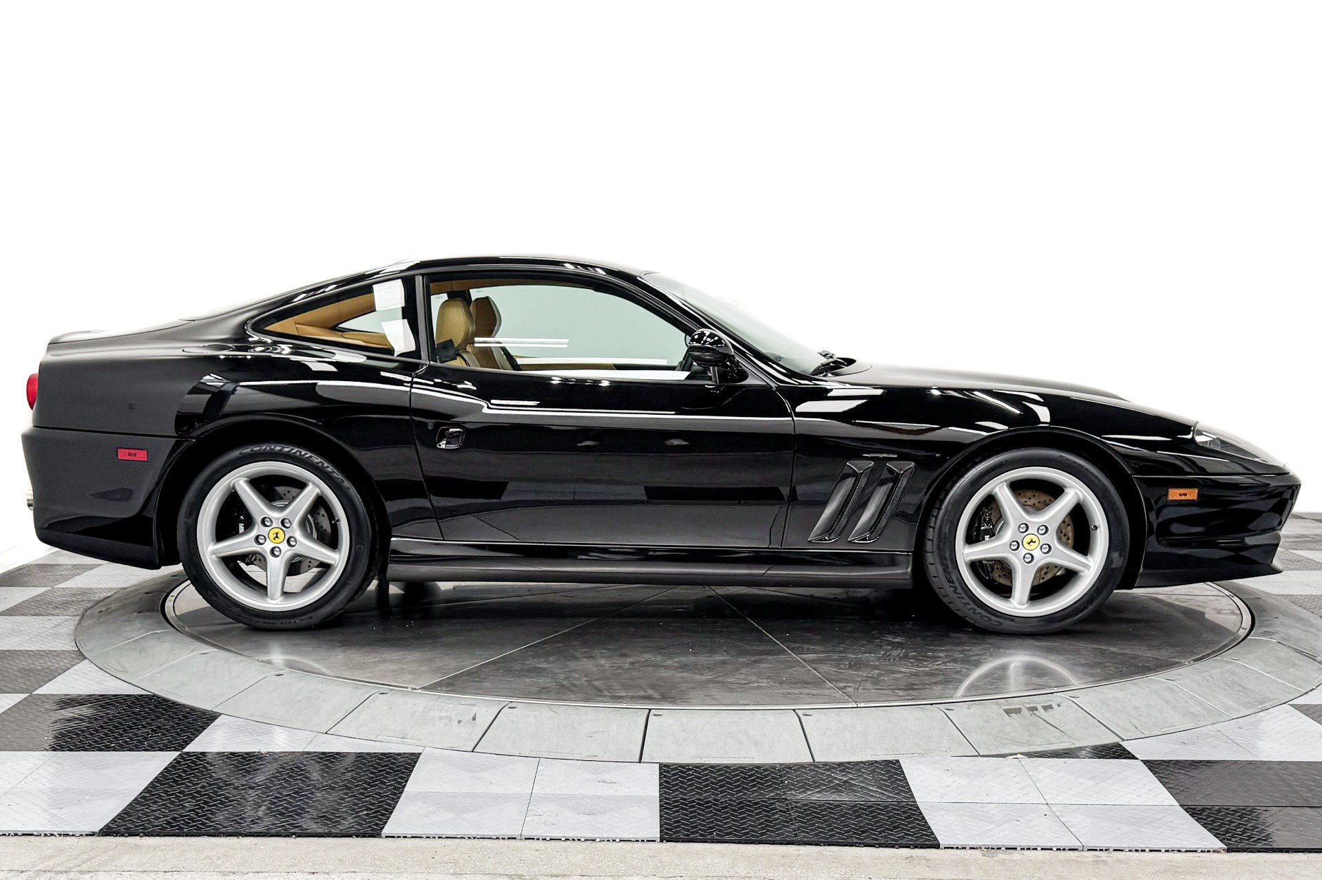 Used 1998 Ferrari 550 Maranello Coupe RWD image 34