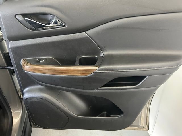 Used 2019 GMC Acadia SLE FWD image 30