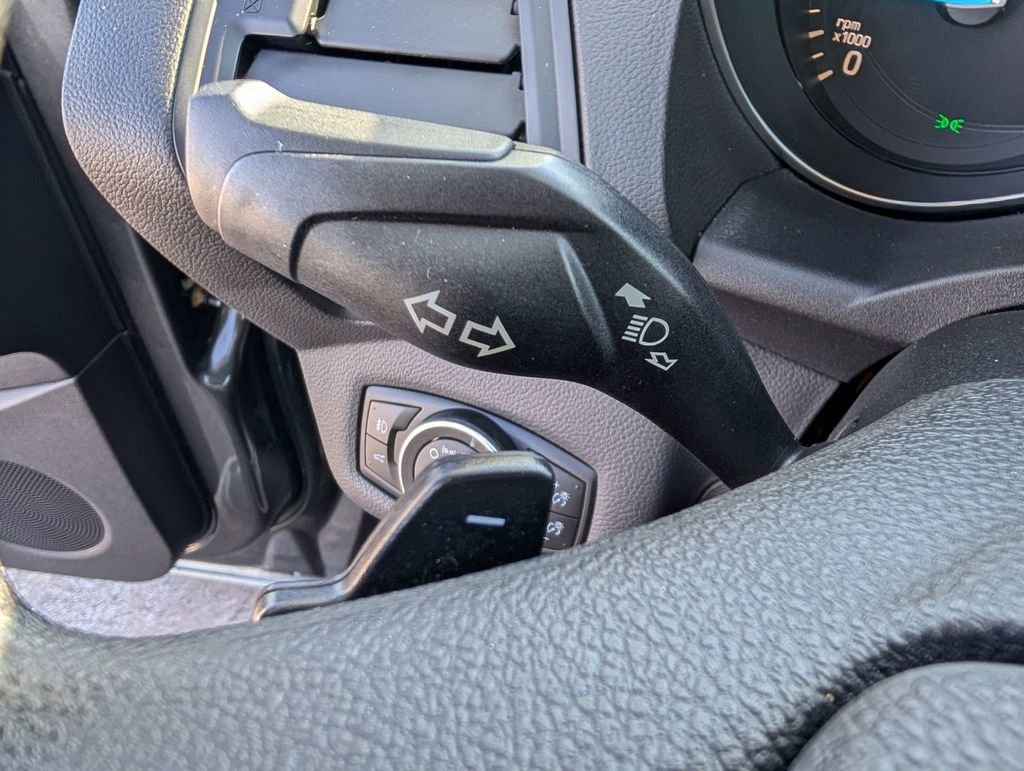 Used 2017 Ford Escape SE image 30