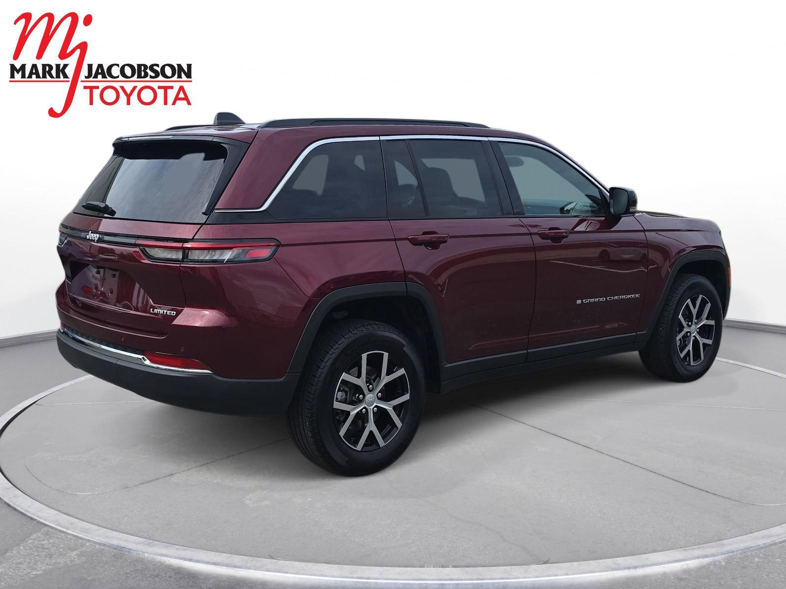 Used 2025 Jeep Grand Cherokee Limited RWD image 5