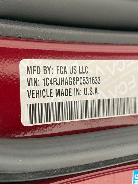 Used 2023 Jeep Grand Cherokee Laredo w/ Luxury Tech Group I image 33