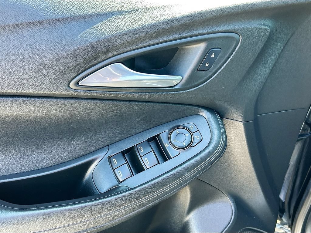 Used 2021 Buick Encore GX Select FWD image 17