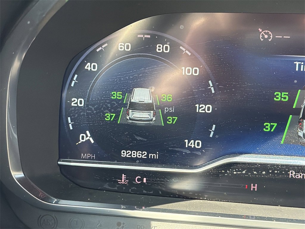 Certified 2022 Chevrolet Suburban LT w/ Luxury Package image 4