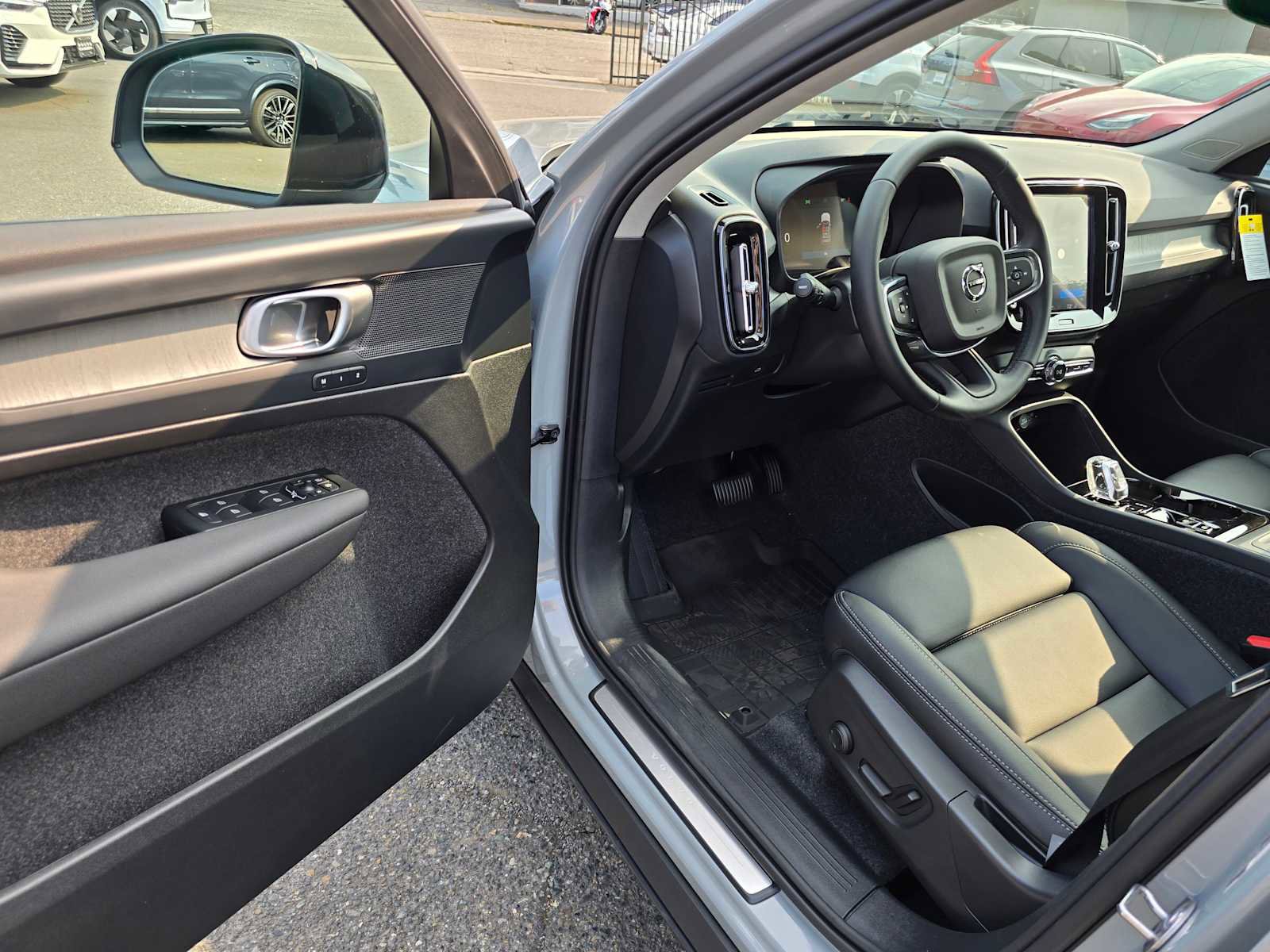 New 2026 Volvo XC40 B5 Plus w/ Protection Package Premier image 19