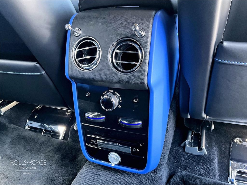 Certified 2023 Rolls-Royce Cullinan AWD/4WD image 30