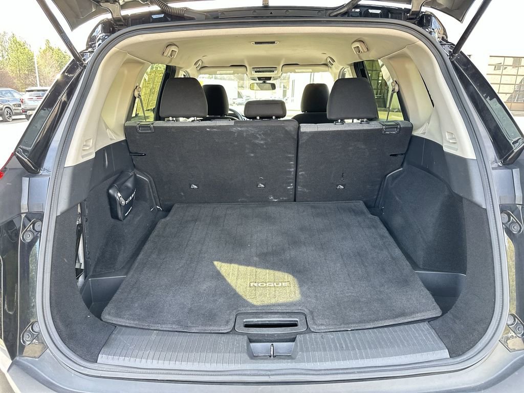 Used 2023 Nissan Rogue SV image 19