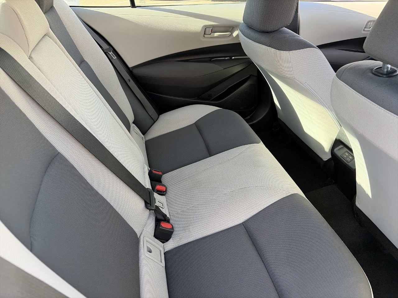 Used 2024 Toyota Corolla LE w/ LE Convenience Package FWD image 12