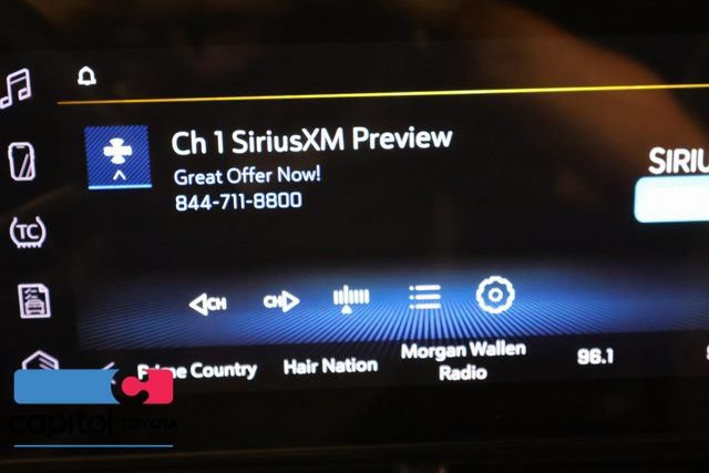 Used 2025 Chevrolet Trax ACTIV w/ Sunroof Package FWD image 22