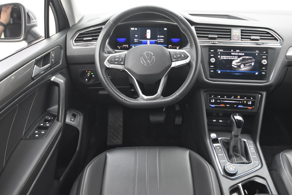 Used 2022 Volkswagen Tiguan SE AWD/4WD image 27