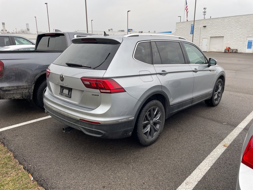 Used 2023 Volkswagen Tiguan SE image 4