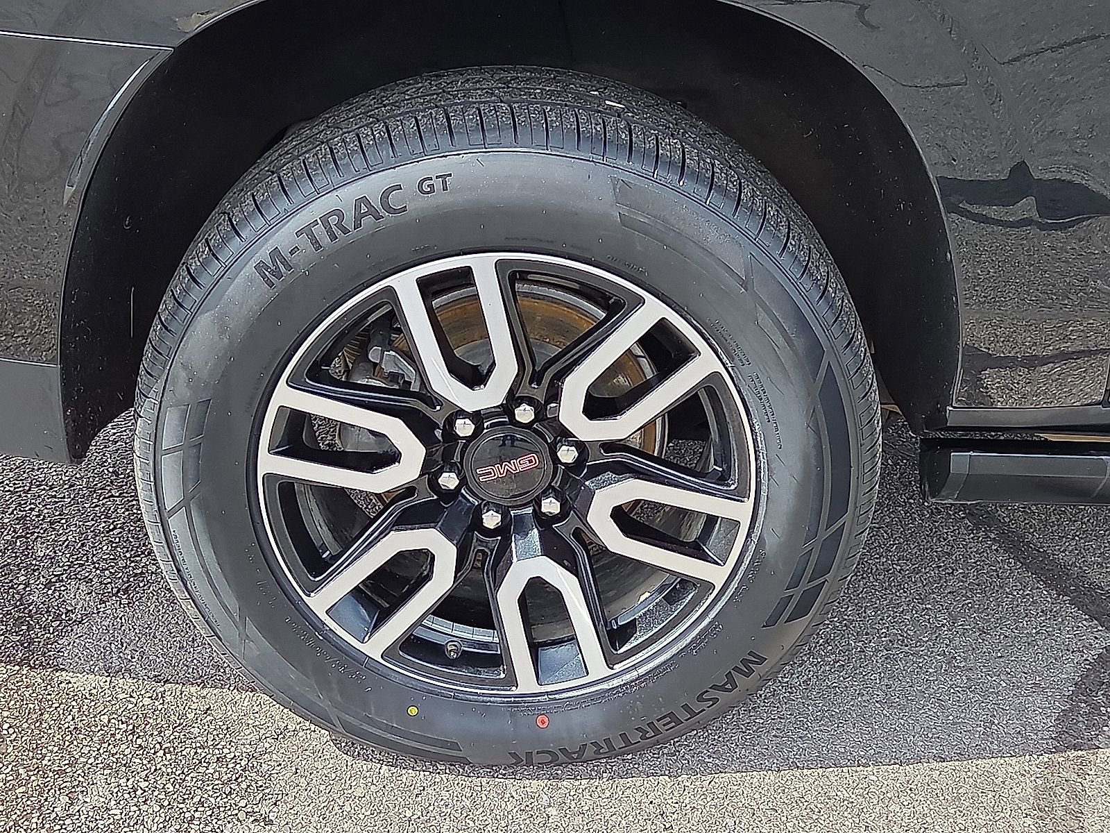 Used 2023 GMC Yukon XL AT4 w/ AT4 Premium Plus Package image 7