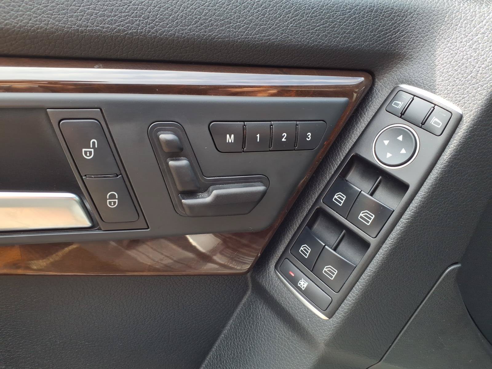 Used 2015 Mercedes-Benz GLK 350 4MATIC image 18
