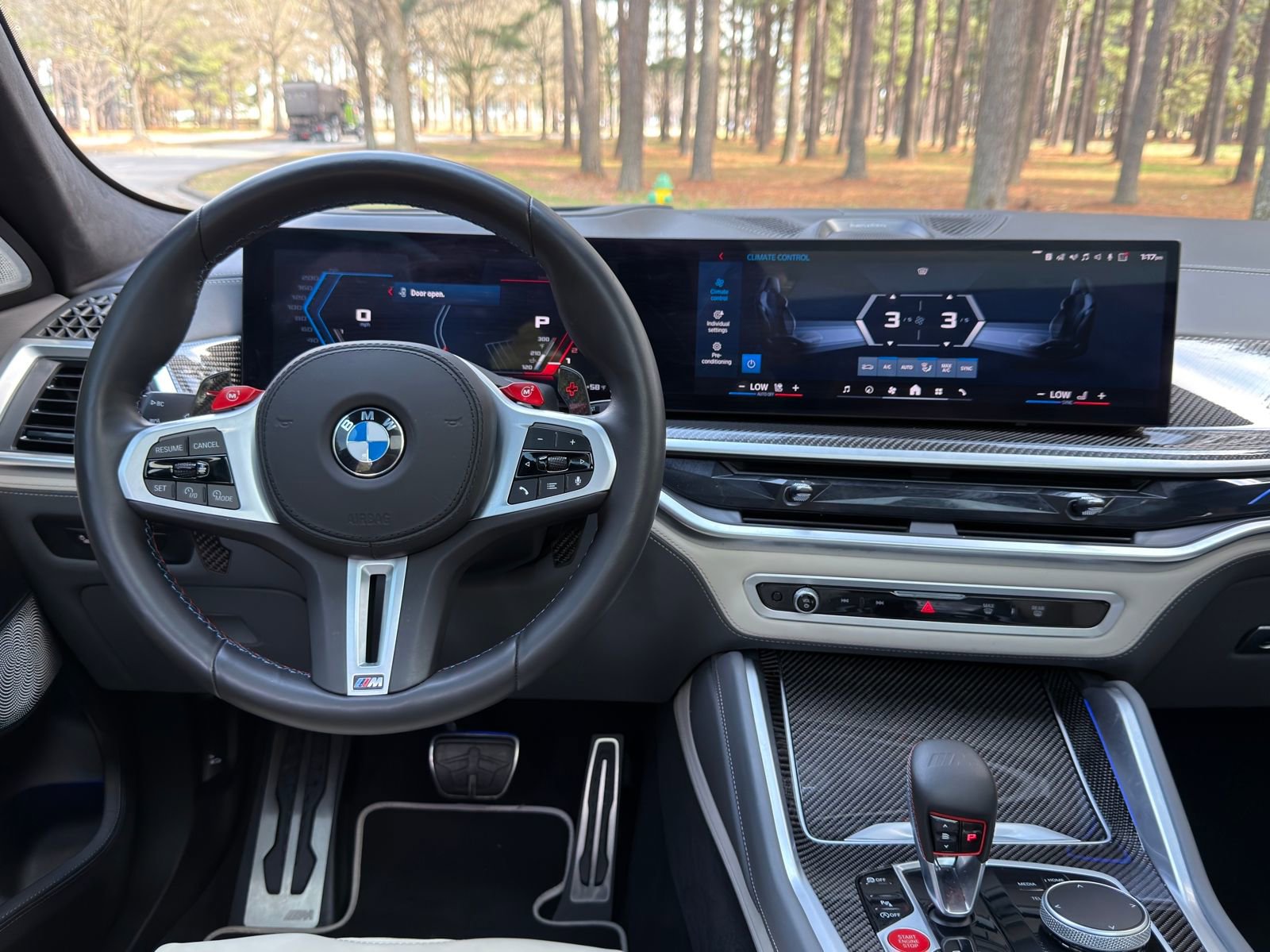 Used 2025 BMW X6 M Competition w/ Executive Package image 3