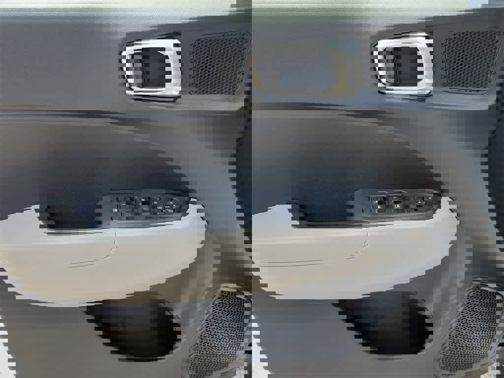 New 2025 Hyundai Venue SEL image 18