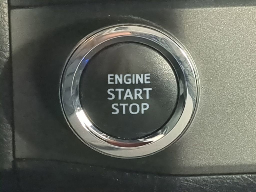 Used 2020 Toyota Tacoma TRD Sport image 32