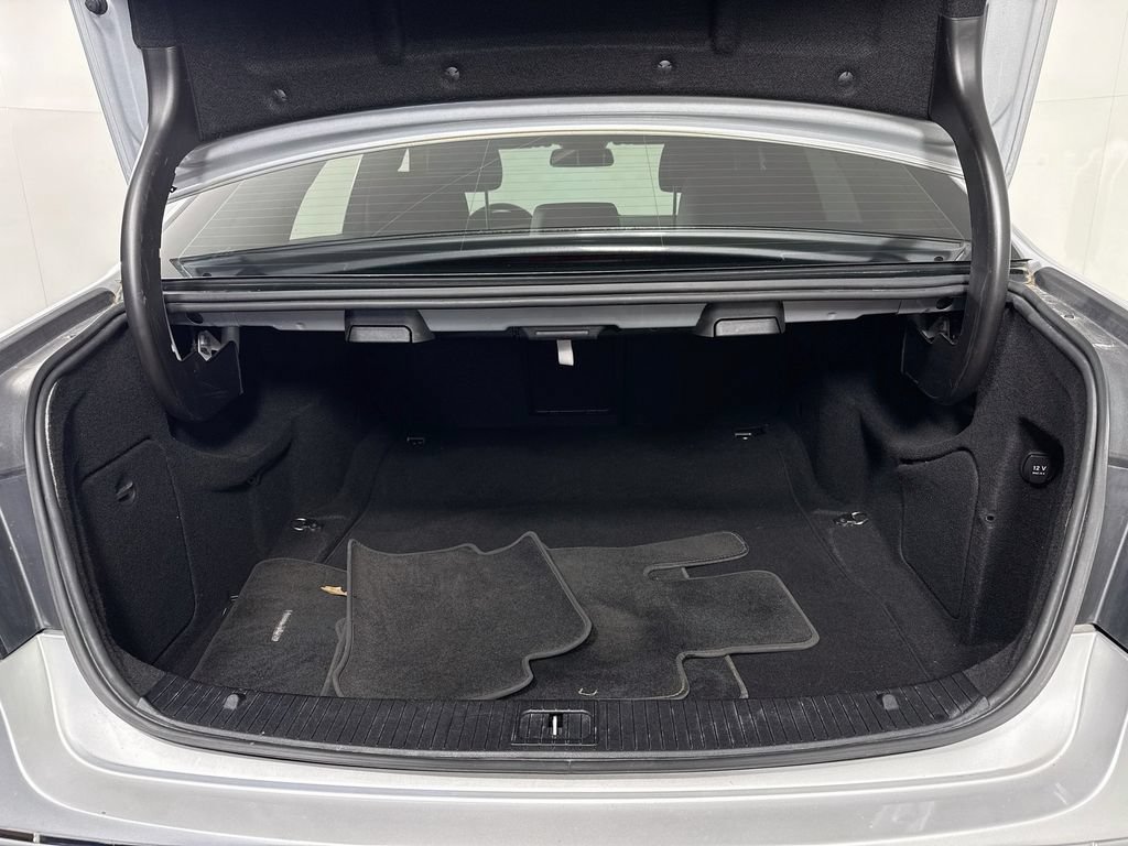 Used 2010 Mercedes-Benz E 550 Sedan image 31