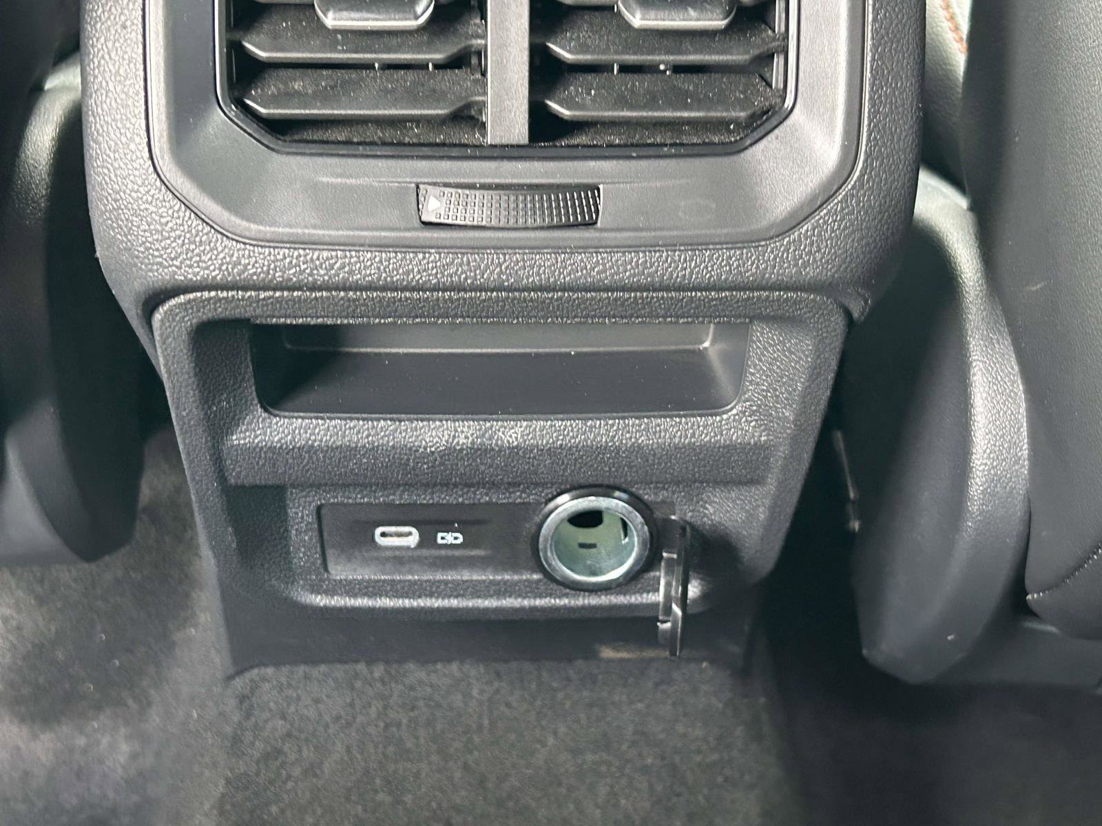 Used 2024 Volkswagen Tiguan Wolfsburg Edition image 15