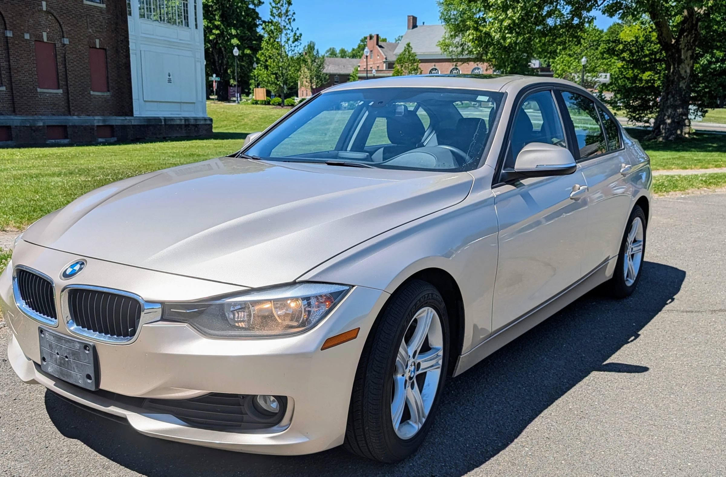 Used 2013 BMW 320i xDrive Sedan AWD/4WD image 1