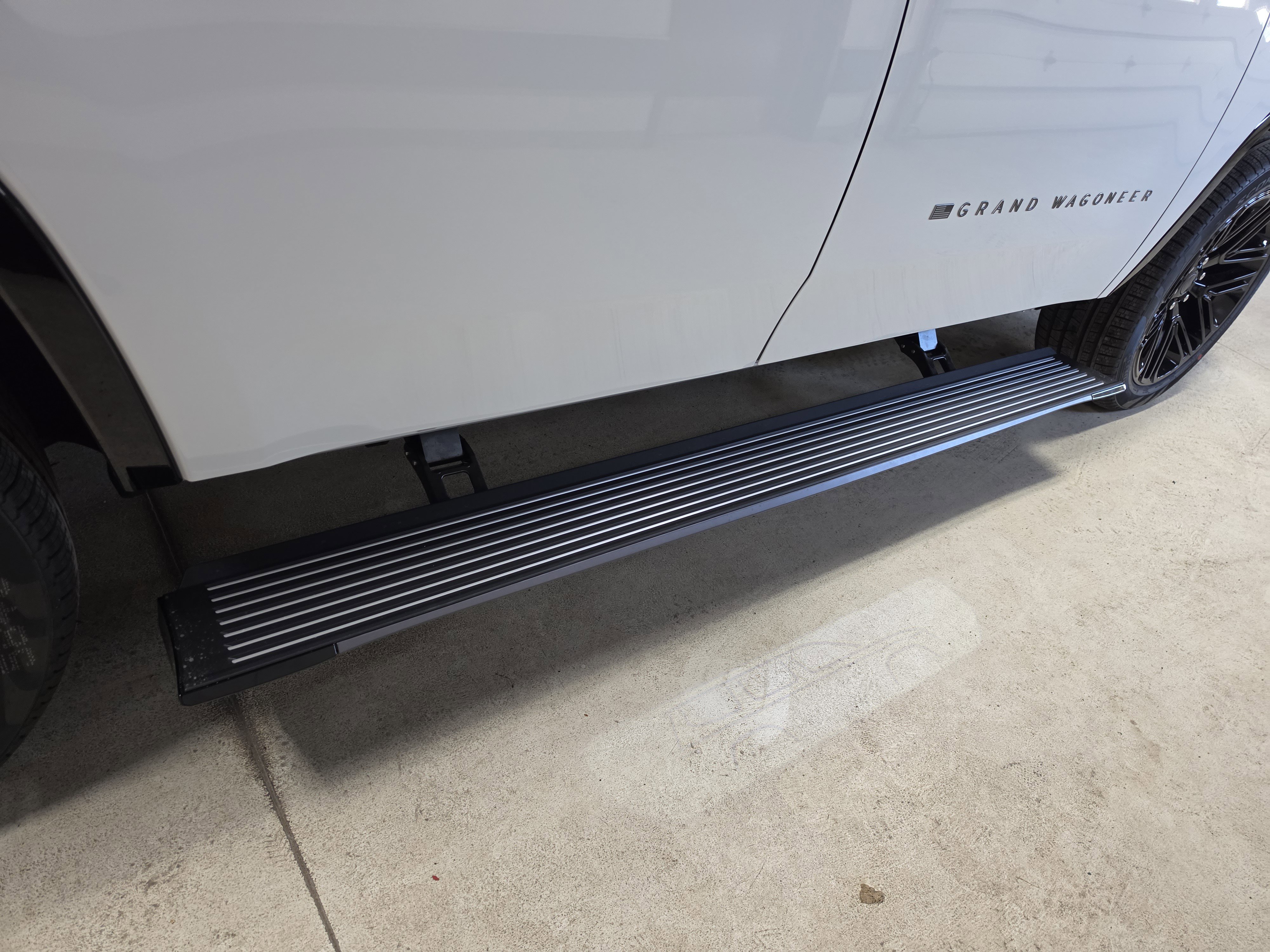 New 2026 Jeep Grand Wagoneer Limited AWD/4WD image 10