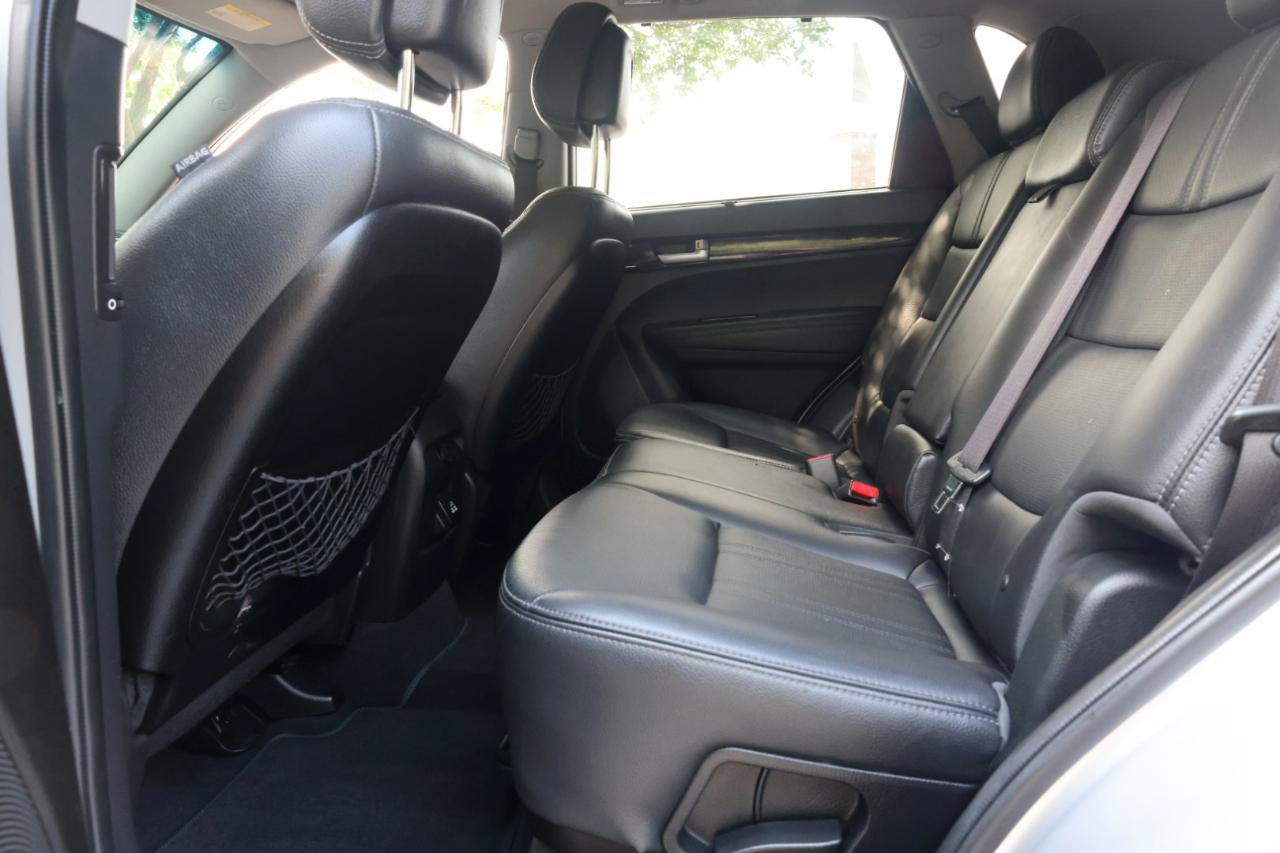 Used 2014 Kia Sorento SX w/ 3rd Row Package FWD image 29