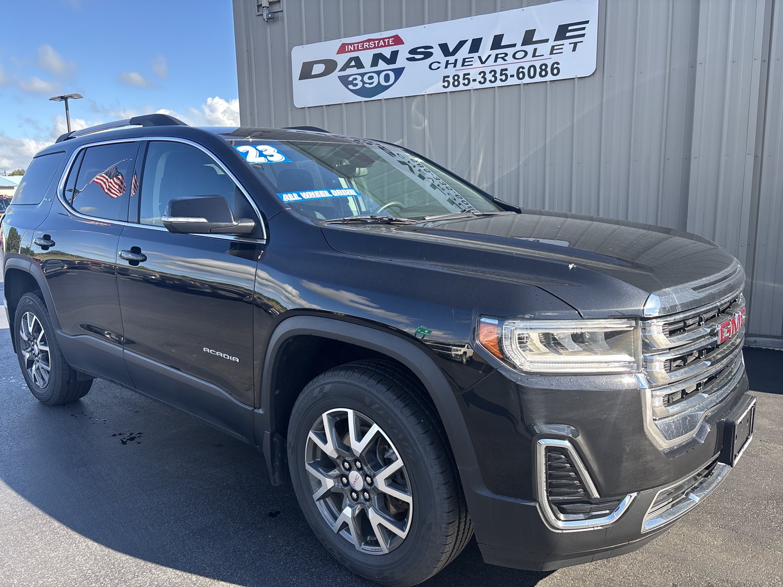 Used 2023 GMC Acadia SLE w/ Driver Convenience Package AWD/4WD image 2