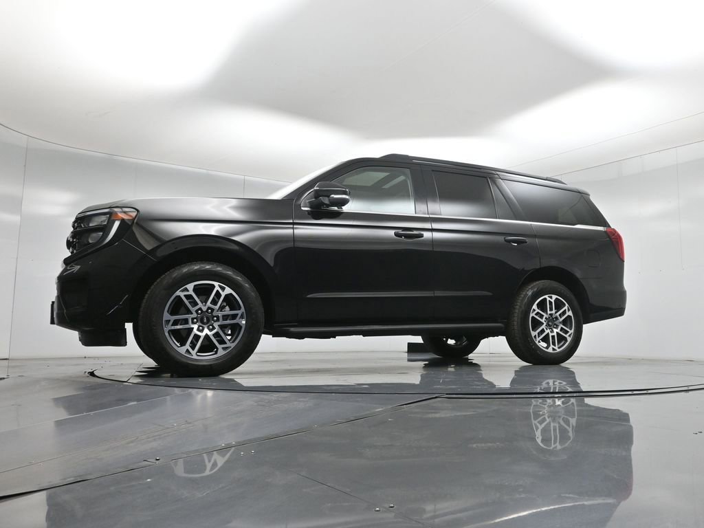 Certified 2025 Ford Expedition Active AWD/4WD image 7