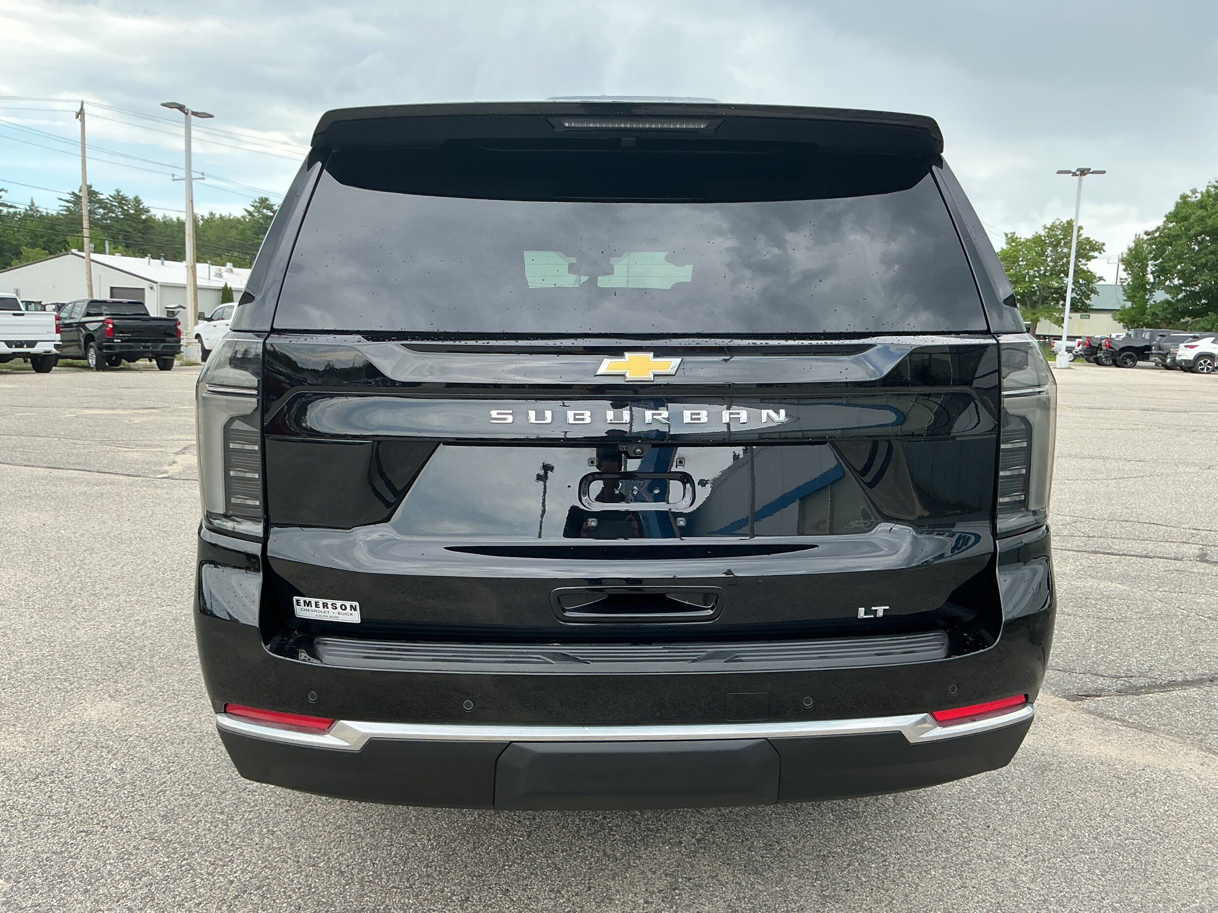 Certified 2025 Chevrolet Suburban LT w/ Comfort Package AWD/4WD image 3