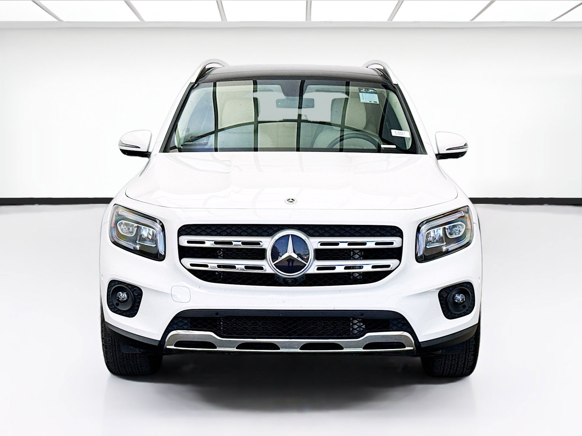 Used 2023 Mercedes-Benz GLB 250 image 2