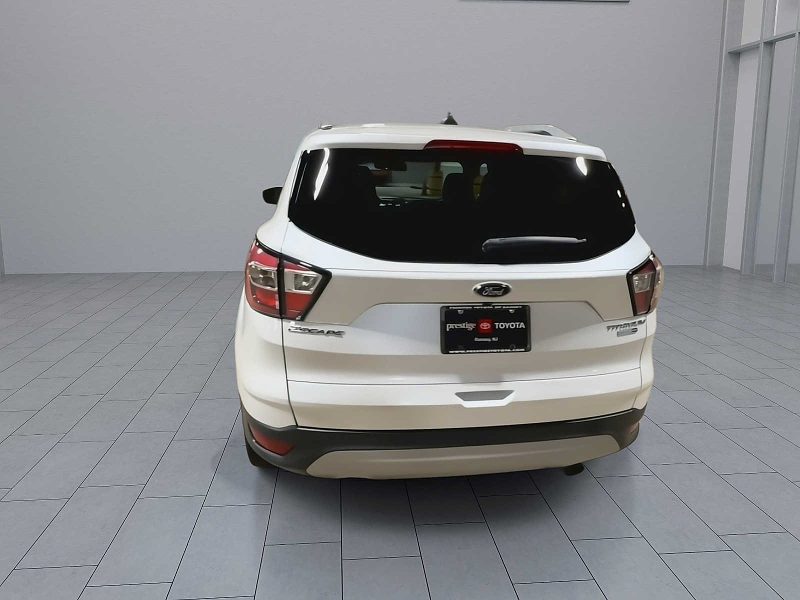 Used 2018 Ford Escape Titanium w/ Ford Safe & Smart Package AWD/4WD image 7