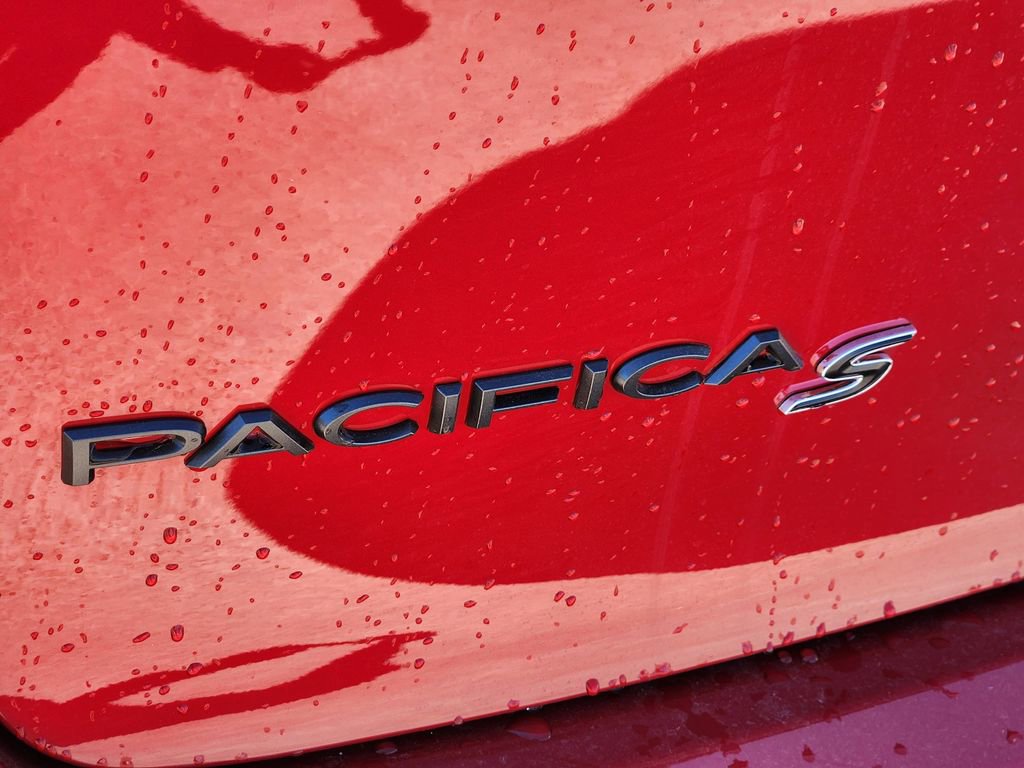 New 2026 Chrysler Pacifica Select w/ S Appearance Package image 8