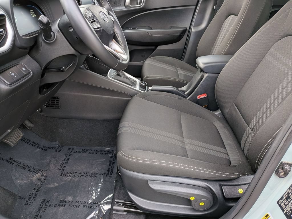 Used 2025 Hyundai Venue SEL FWD image 22