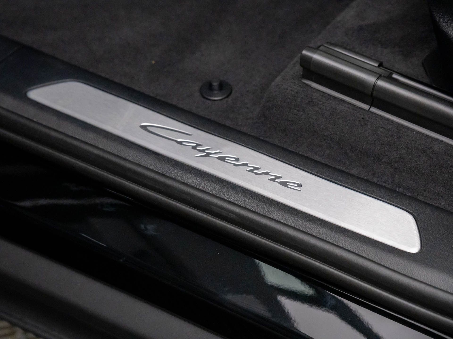 New 2025 Porsche Cayenne E-Hybrid Coupe image 16