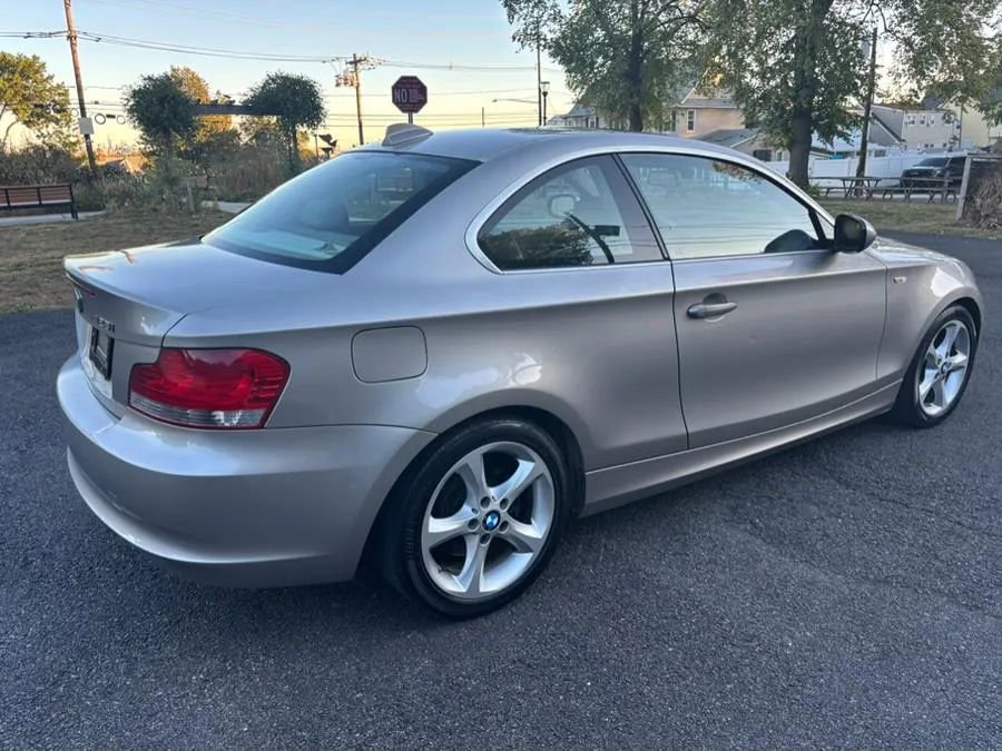 Used 2010 BMW 128i Coupe image 9