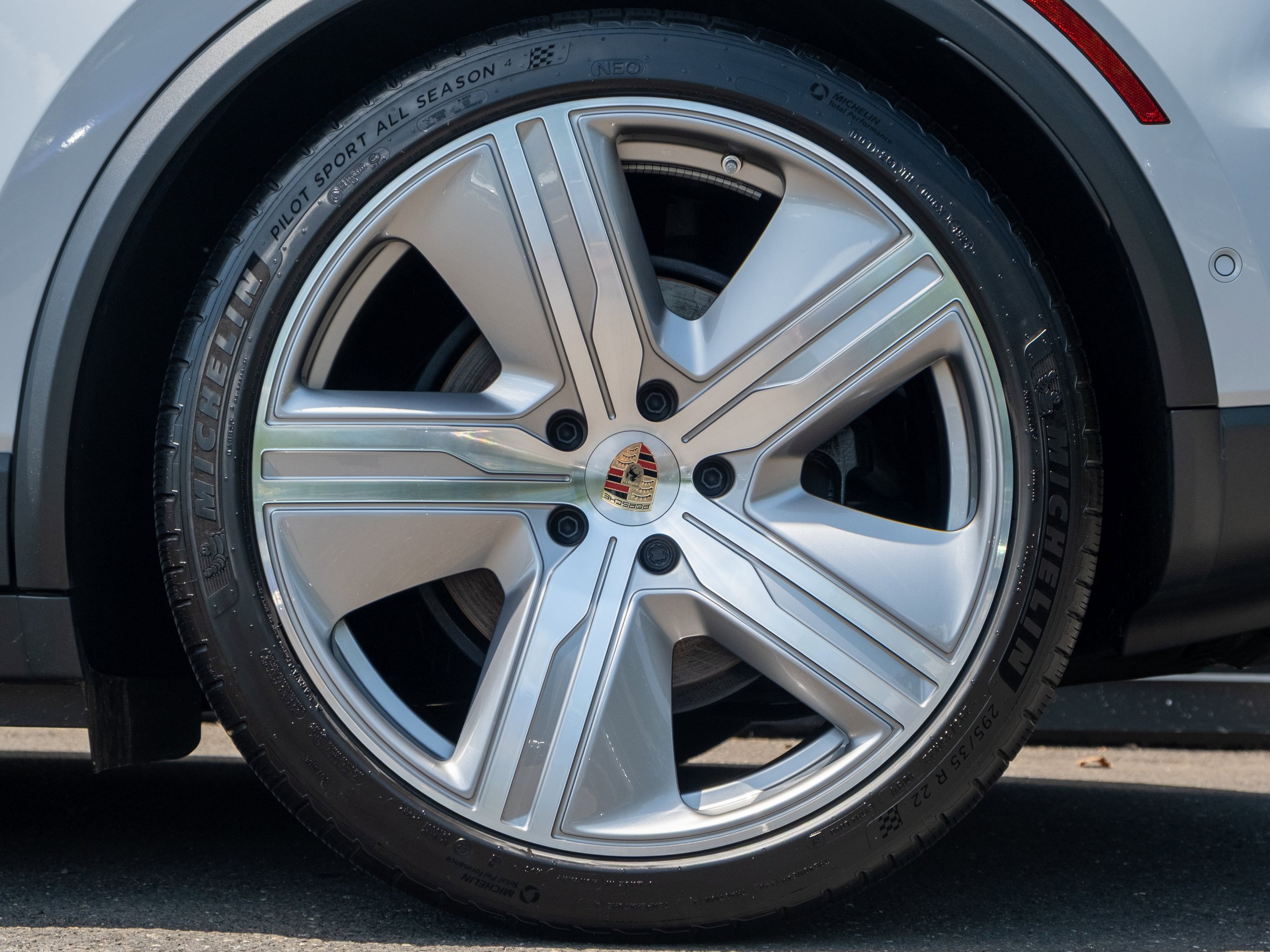 Used 2025 Porsche Macan Electric image 13