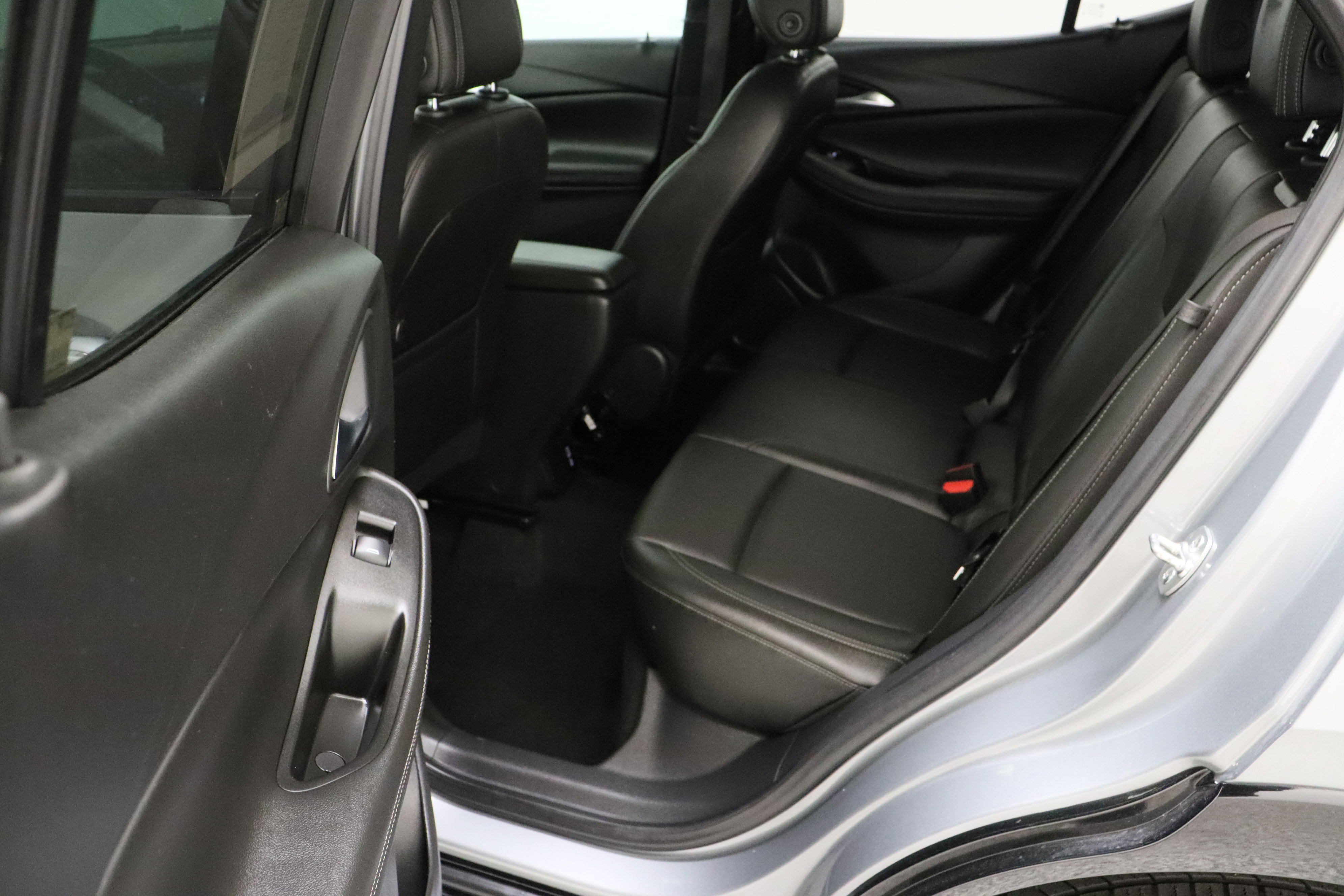 Used 2024 Buick Encore GX Sport Touring image 27