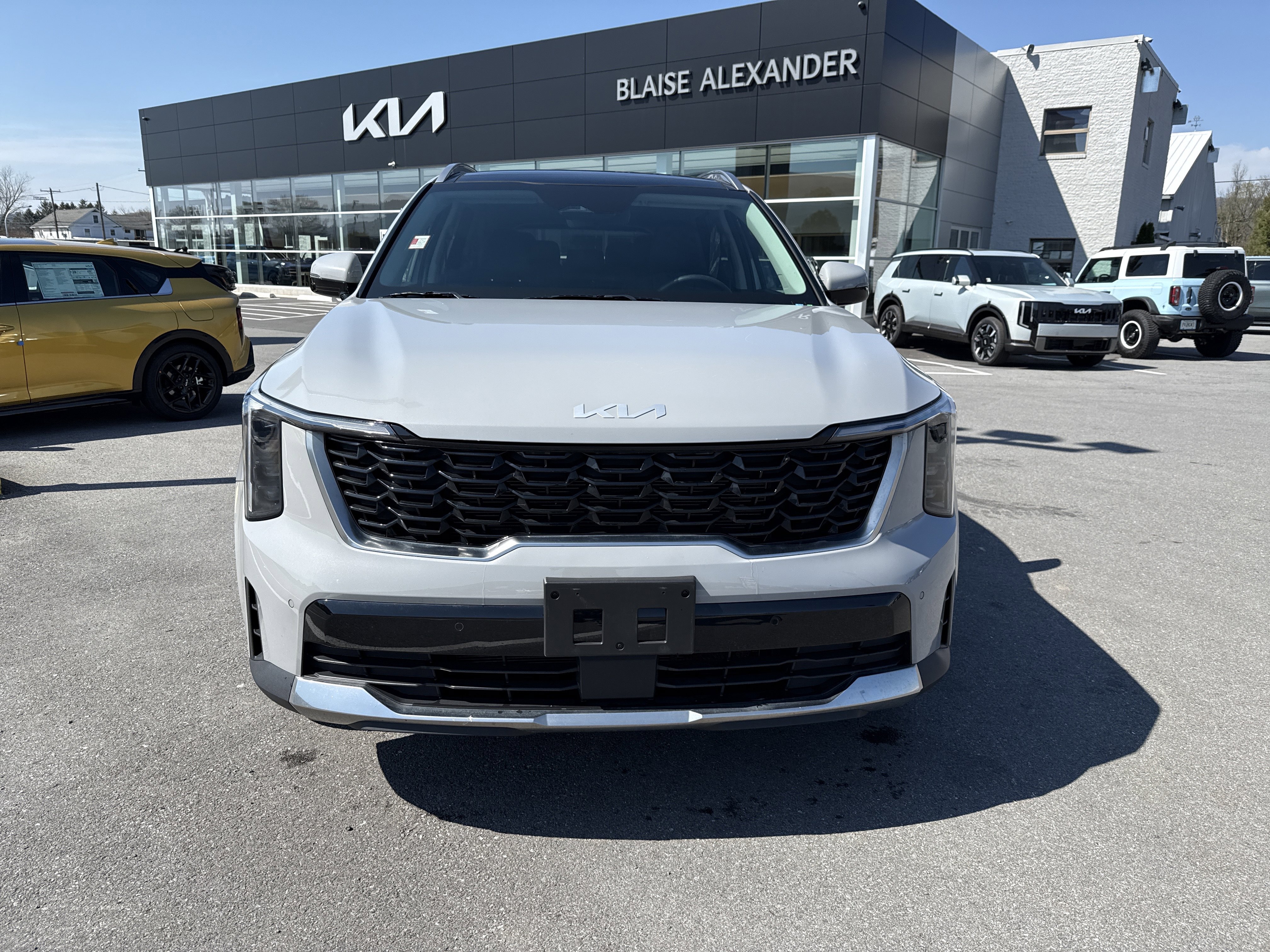 Used 2024 Kia Sorento S w/ Panoramic Sunroof Package image 9
