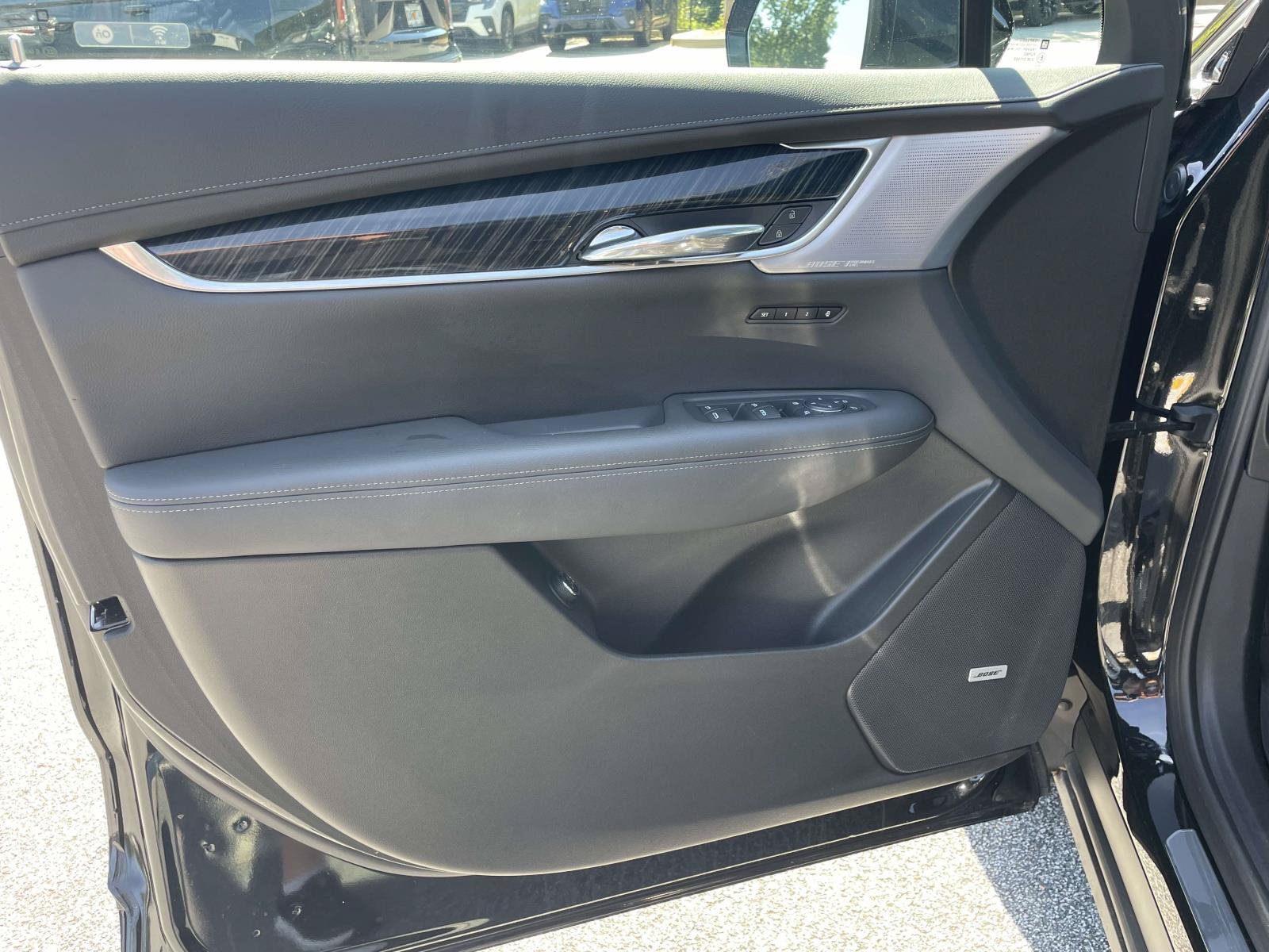 Used 2024 Cadillac XT6 Premium Luxury w/ Technology Package FWD image 19